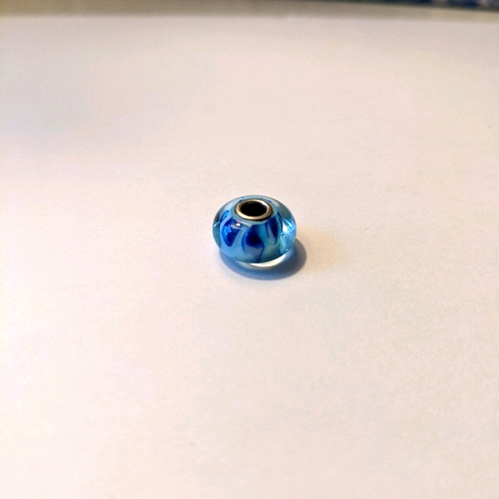 Trollbeads bluish shadow bead
